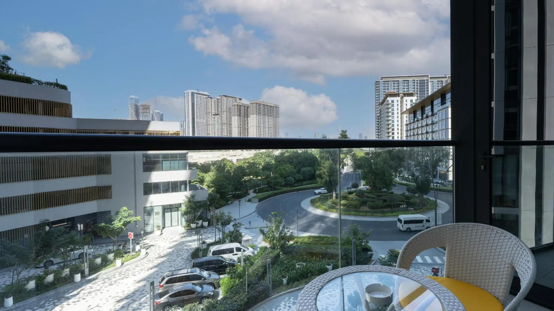 Luxury 1Br Featuring Guest & Study Room-Sobha Waves Dubai 0*,