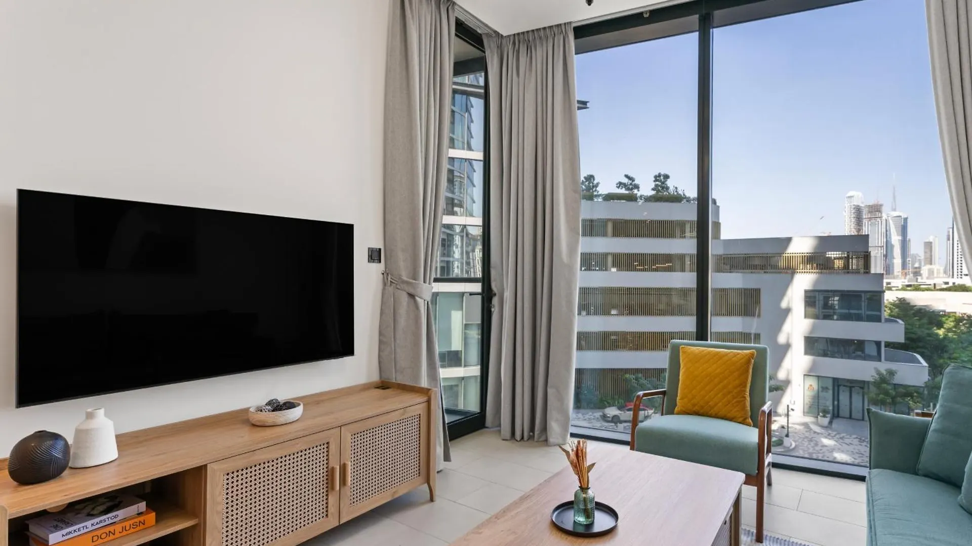 Luxury 1Br Featuring Guest & Study Room-Sobha Waves Dubai 0*,  United Arab Emirates