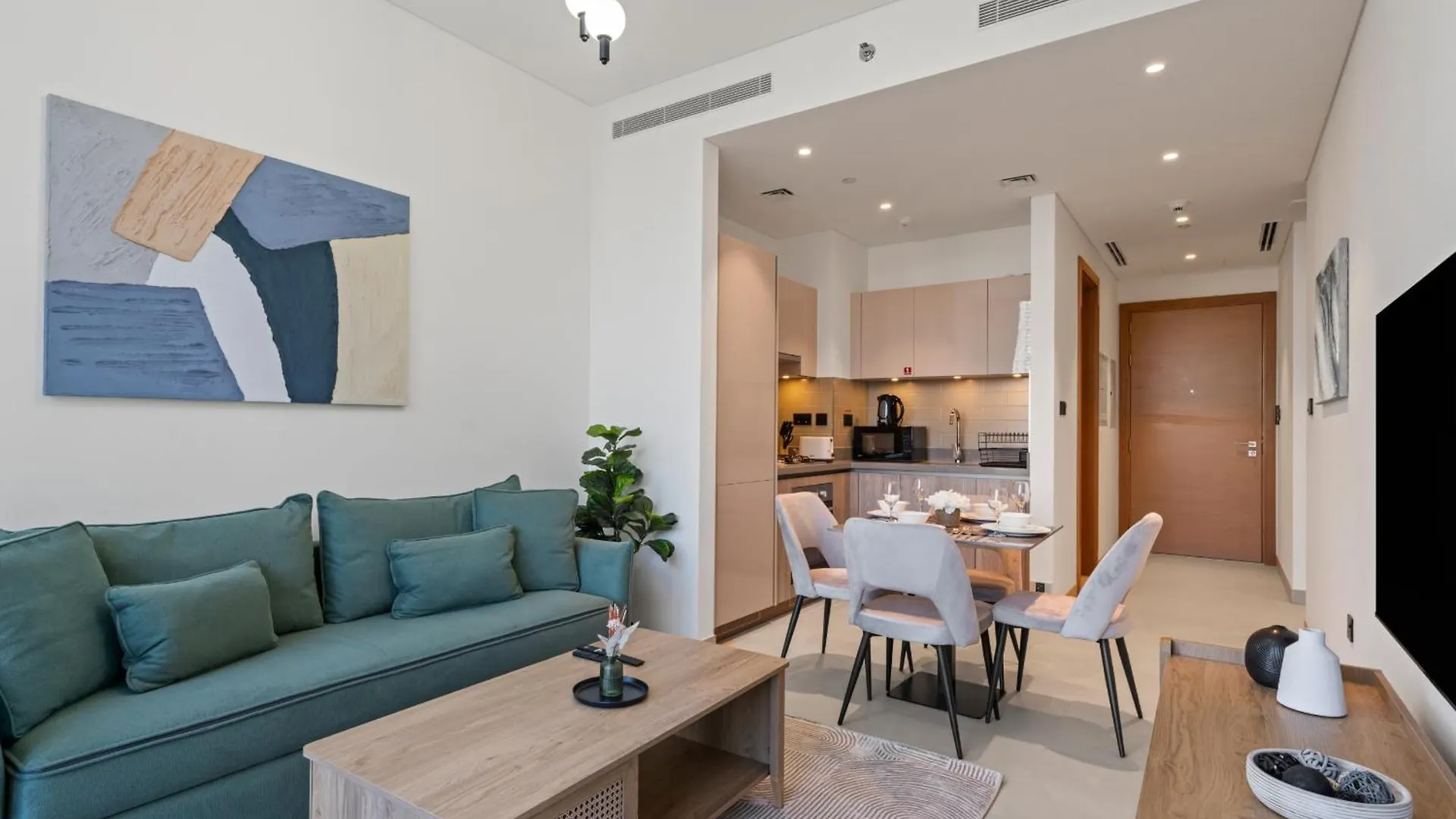 Apartment Luxury 1Br Featuring Guest & Study Room-Sobha Waves Dubai
